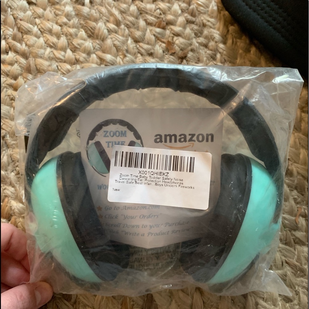 Kids Green Ear Protection - Picture 2 of 2